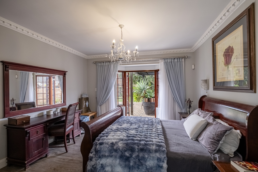 5 Bedroom Property for Sale in Summerstrand Eastern Cape